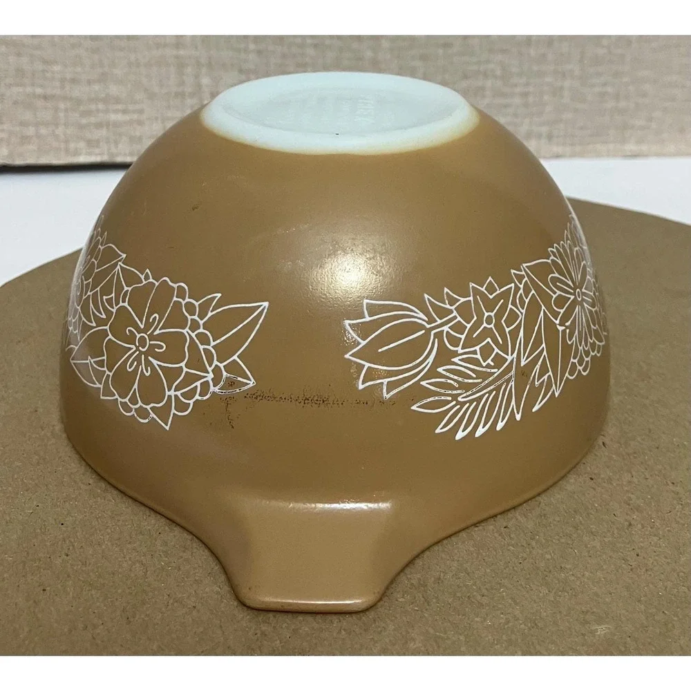 Pyrex Cinderella Mixing Bowl 441 1.5 Pint Gold Excellent Butterfly Gold Floral